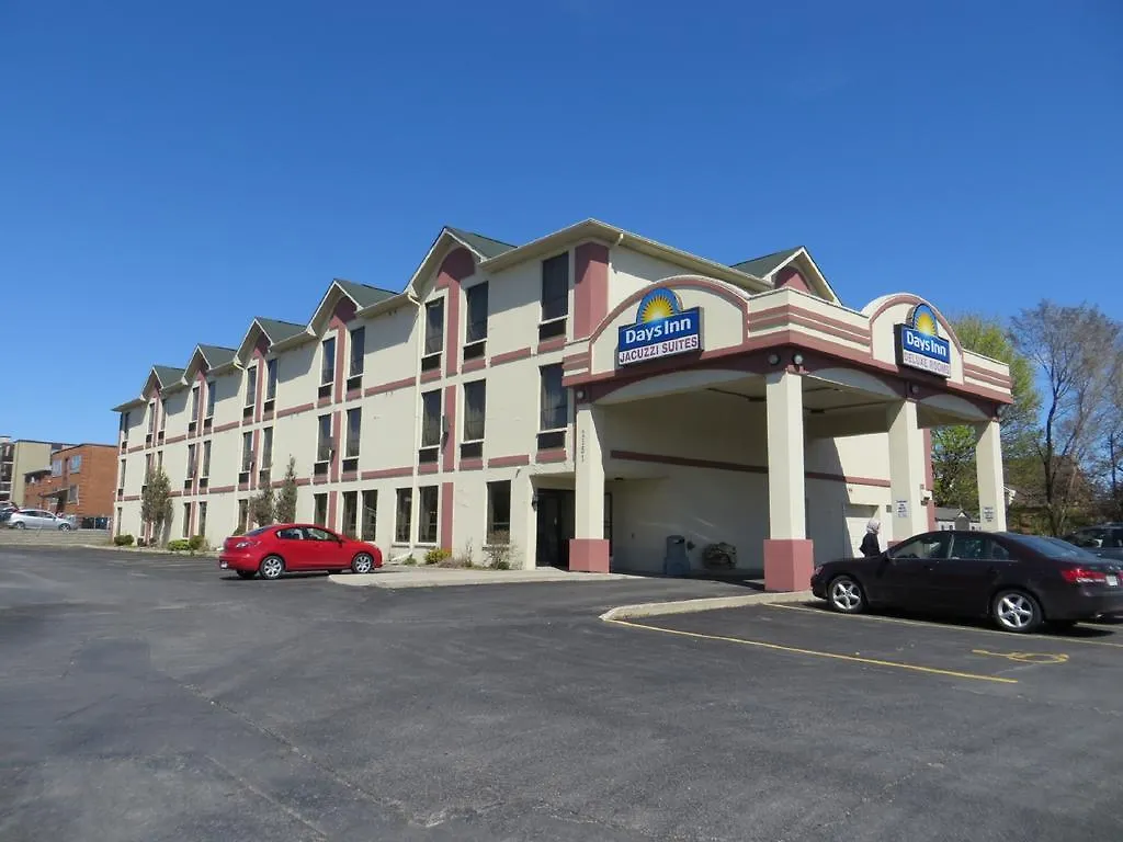 Days Inn By Wyndham Toronto East Lakeview 2*,