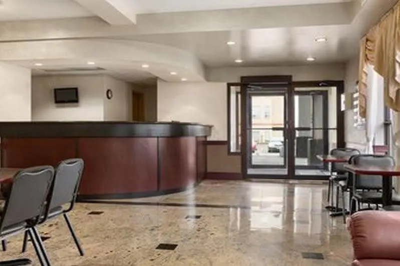 Days Inn By Wyndham Toronto East Lakeview Hotel